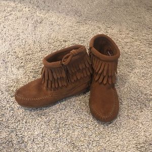 Kids size 10 Minnetonka